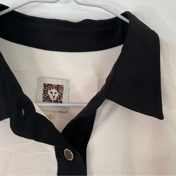 Anne Klein Nude Career Blouse Black Trim Button Down Curved Hem Workwear Top - Picture 7 of 7